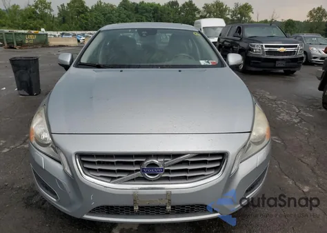 2013 Volvo S60 T5 из США, поврежденный, VIN YV1612FH8D2204579